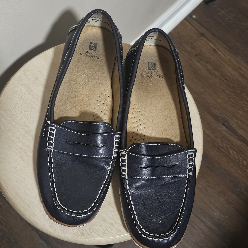 White Mountain Black Flats & loafers - Picture 2 of 9